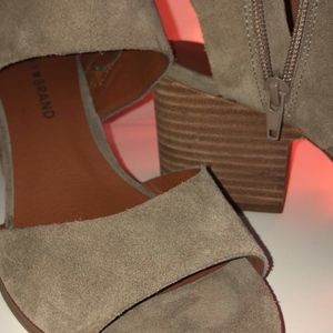 Lucy Brand Brown Heals